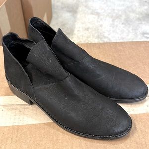 Eileen fisher black low boots. Great condition